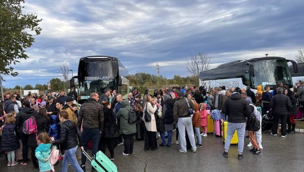 ОБРЕНОВАЧКИ ЂАЦИ ОТПУТОВАЛИ НА БЕСПЛАТНО ЗИМОВАЊЕ: Око 300 ученика ужива на Гочу, Букуљи и Тари ОБРЕНОВАЧКИ ЂАЦИ ОТПУТОВАЛИ НА БЕСПЛАТНО ЗИМОВАЊЕ: Око 300 ученика ужива на Гочу, Букуљи и Тари