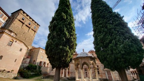 HILANDAR OSAM VEKOVA PAMTI U IME SVIH NAS: Stručnjaci Vojvođanskog arhiva na Svetoj gori obnavljaju naše neprocenjivo kulturno blago (FOTO)