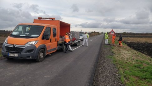 OPREZ ZA VOZAČE U PLANDIŠTU: Postavlja se signalizacija na novoizgrađenom putu do Jermenovaca