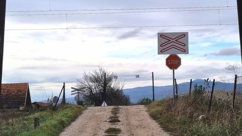 RADOVI NA PRUŽNOM PRELAZU U PARAĆINU: Za sutra najavljena zabrana saobraćaja