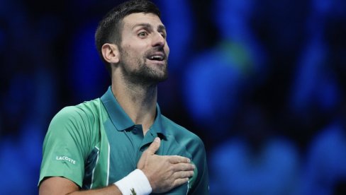 NOVAK IMA VELIKU PODRŠKU: Čuveni NBA as navija za Đokovića u finalu Završnog mastersa (FOTO) NOVAK IMA VELIKU PODRŠKU: Čuveni NBA as navija za Đokovića u finalu Završnog mastersa (FOTO)