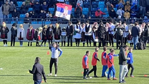 RADOST NA STADIONU U ZAJEČARU: Mališani vežbaju u velelepnom zdanju (VIDEO)