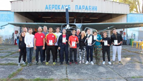 PARAĆINSKOM AERO-KLUBU: Priznanje Svetske padobranske asocijacije