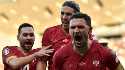 PROSLAVA SA STILOM: Srbija se plasirala na Evropsko prvenstvo, a ovako su orlovi dočekali ono što se čekalo 24 godine (VIDEO)