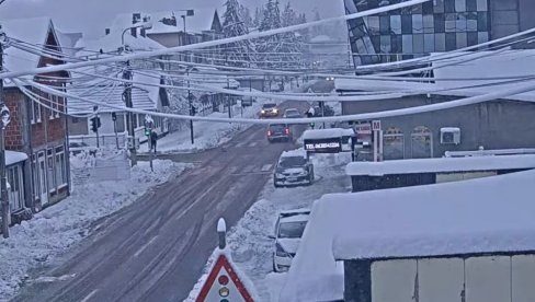 U SJENICI PROGLAŠENA VANREDNA SITUACIJA: Sneg pada gotovo 24 sata, kod Ivanjice ima neprohodnih puteva, očekuju se poledica i magla (VIDEO)