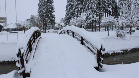 SNEG U PETAK I ZA VIKEND OČEKUJE OVE DELOVE SRBIJE: Pašće više od 20 centimetara