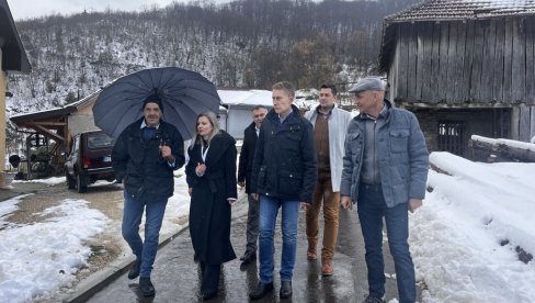 PREDSEDNIK VUČIĆ NAM DAJE SNAGU I PODRŠKU Martinović: Nastavlja se saradnja države i opštine Brus (FOTO)