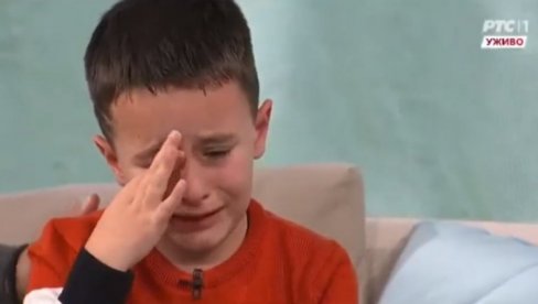 О, ДУШО... Дете се расплакало у програму уживо РТС-а, водитељка морала да га умирује, а разлог је невероватан (ВИДЕО)
