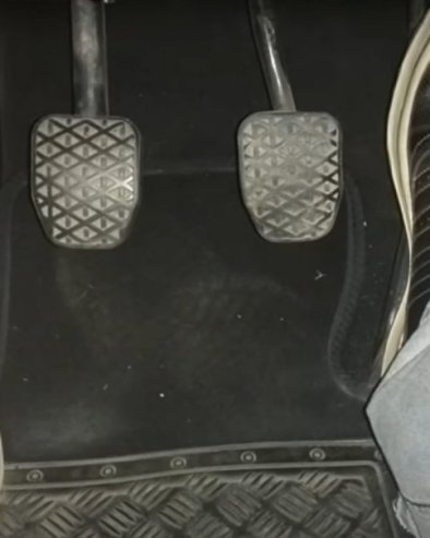 ДА ЛИ И ВИ ТО РАДИТЕ? Многи возачи праве грешку са КВАЧИЛОМ - штета за аутомобил