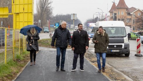 Gradonačelnik Bakić obišao završne radove na izgradnji biciklističke staze do subotičke Privredne zone „Mali Bajmok“