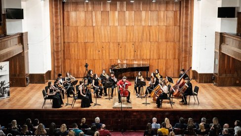 KONCERTI NAŠIH MLADIH TALENATA I STRANIH ZVEZDA U USPONU: Orkestar Škole za muzičke talente i Nur Ajadi