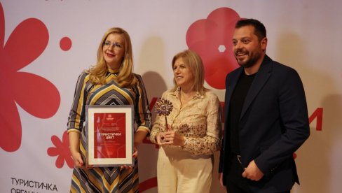 „DANI BERBE GROŽĐA“ NAJBOLJA MANIFESTACIJA U SRBIJI: Jubilarna 65. svetkovina u Vršcu dobila prestižnu nagradu „Turistički cvet“