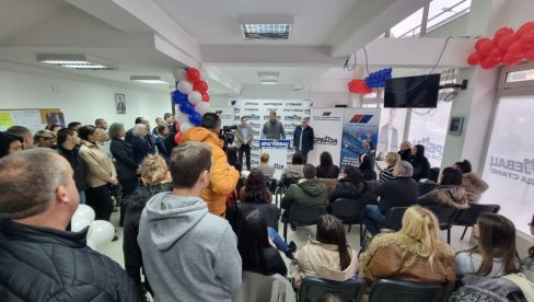 NASILNICI SU U STRAHU JER ZNAJU DA SRBIJA POBEĐUJE: Iz GO SNS u Kragujevcu oštro osudili nasilje na Uniju žena