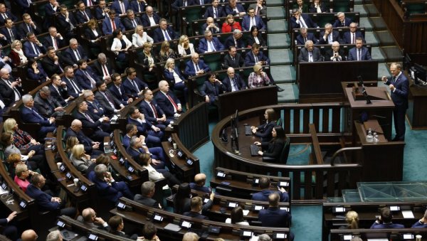 ХИТНА СЕДНИЦА БЕЗБЕДНОСНОГ БИРОА У ПОЉСКОЈ: Присуствоваће Навроцки и Туск ХИТНА СЕДНИЦА БЕЗБЕДНОСНОГ БИРОА У ПОЉСКОЈ: Присуствоваће Навроцки и Туск