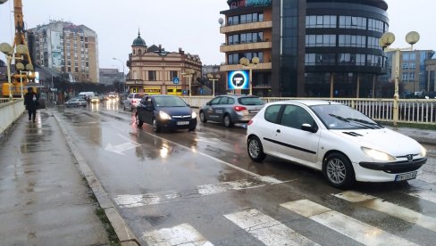 POSLE BOŽIĆA, U PARAĆINU: Nastavak radova na glavnom mostu