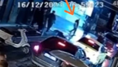 (UZNEMIRUJUĆE): Trojica mladića hladnokrvno upucana nakon tuče ispred jednog noćnog kluba (VIDEO) (UZNEMIRUJUĆE): Trojica mladića hladnokrvno upucana nakon tuče ispred jednog noćnog kluba (VIDEO)
