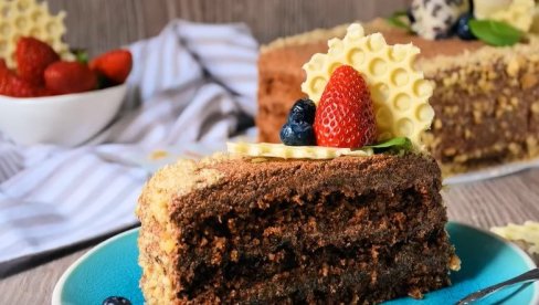 POSNA REFORMA ZA MLADENCE: Torta koja će raspametiti svakog ko je proba