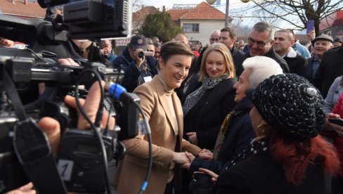 HVALA GRAĐANIMA NA PODRŠCI: Premijerka Brnabić u opštini Lebane