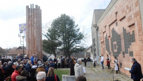 POMEN ŽRTVAMA IZ NOĆI KRVI I ZLA: U Vraniću pre 80 godina zverski ubijeno 67 žitelja i pripadnik JVuO koji nije želeo da učestvuje u masakru