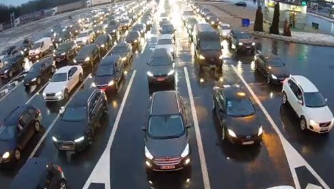 ОГРОМНА ГУЖВА НА ГРАНИЦИ СА СРБИЈОМ: Чека се и по девет сати