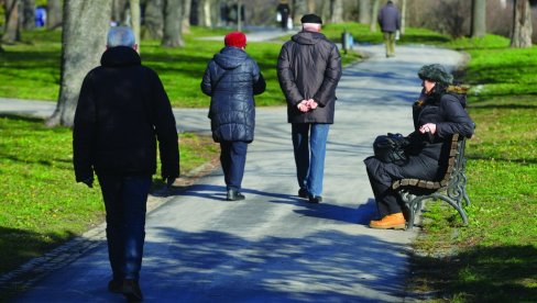 STIŽU DODATNI PAKETI POMOĆI ZA PENZIONERE! Oglasio se PIO fond