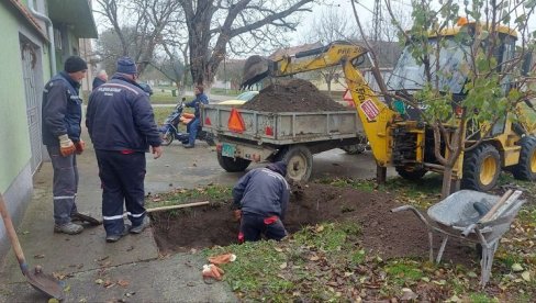 КАНАЛИЗАЦИЈУ УВЕЛО ТРИДЕСЕТАК ДОМАЋИНСТАВА: Павлиш прво село у Вршцу које је добило фекалну мрежу (ФОТО)