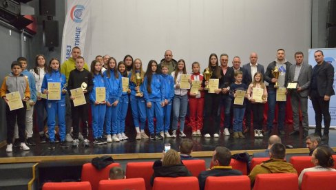DODELJENE NAGRADE: Priznanja Sportskog saveza opštine Vlasotince DODELJENE NAGRADE: Priznanja Sportskog saveza opštine Vlasotince