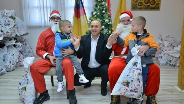 ПАКЕТИЋИ ЗА МАЛИШАНЕ У ВРАЊСКОЈ БАЊИ: Пријаве у току