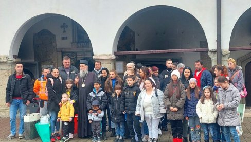 DAROVI ZA MNOGODETNE I UGROŽENE PORODICE: Novogodišnja tradicija u Vranju