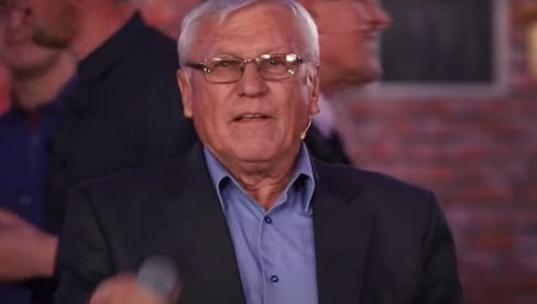 МИЛАНЧЕТОВЕ МУКЕ: Пијанци хтели да ме туку тарабом, рекао сам: ПУЦАЋУ! Певао сам и по 15 сати!