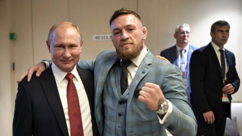 GDE SI POŠAO? Konor stavio Putinu ruku na rame - frka s obezbeđenjem (VIDEO) GDE SI POŠAO? Konor stavio Putinu ruku na rame - frka s obezbeđenjem (VIDEO)
