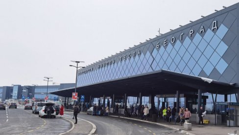 AVION NEMAČKE KOMPANIJE PRINUDNO SLETEO U BEOGRADU: Putnici čekaju odluku na aerodromu Nikola Tesla