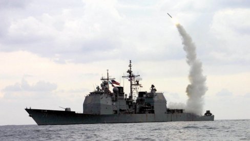 NEMA STRAHA OD AMERIKE: Jemenski Huti ispalili raketu na američki razarač USS Karni, pogodili i zapalili britanski tanker