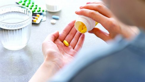 ЕКСПЛОЗИЈА ОНЛАЈН ПРОДАЈЕ ЛАЖНИХ ЛЕКОВА: Помама за непоузданим препаратима за мршављење у Британији