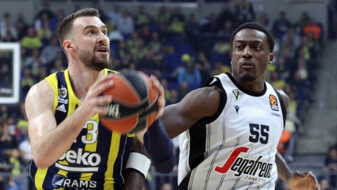 UČESNIK FAJNAL-FORA EVROLIGE ODRAĐUJE POSAO U DOMAĆEM ŠAMPIONATU: Fener je počistio Parižane
