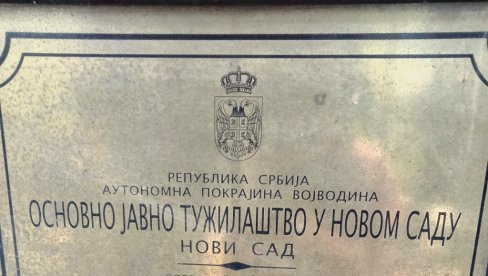 POLICAJCA UDARIO NOGOM U GRUDI: Posle sinoćnih nereda u Novom Sadu zadržan V.A. osumnjičen za napad na službeno lice
