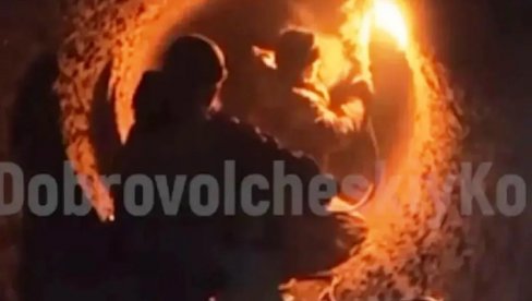 ПОГЛЕДАЈТЕ – КАКО СУ РУСИ СЛОМИЛИ ОДБРАНУ У АВДЕЈЕВКИ: Јуришне јединице ветерана ушле кроз цев у утврђење “Царска охота”(ФОТО/ВИДЕО) ПОГЛЕДАЈТЕ – КАКО СУ РУСИ СЛОМИЛИ ОДБРАНУ У АВДЕЈЕВКИ: Јуришне јединице ветерана ушле кроз цев у утврђење “Царска охота”(ФОТО/ВИДЕО)