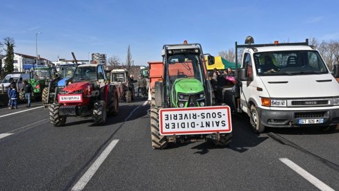 САМО ДА СТОМАК ПАРИЗА НЕ ПАДНЕ: Пољопрвиредници заобилазе препреке и напредују ка престоници