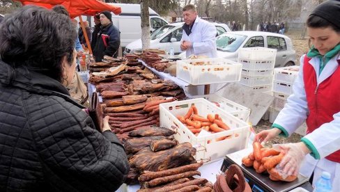 NAJBOLJA JE LJUTA IZ BELOG BLATA: Ovog vikenda jubilarna deseta smotra kobacise (FOTO)