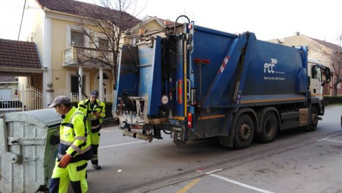 УПРКОС ОДОБРЕНОМ ПОСКУПЉЕЊУ ОДНОШЕЊА СМЕЋА, У КИКИНДИ РАЧУНИ И ДОДАТНО УВЕЋАНИ   На комуналце љути и предузетници, и Град