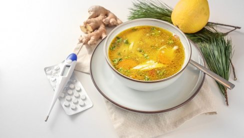 PROTIV PREHLADE: Moćna pileća supa, pa još sa limunom