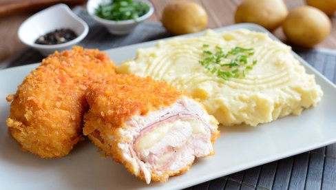 ТРАДИЦИОНАЛНО ЈЕЛО ФРАНЦУСКЕ КУХИЊЕ: Cordon bleu, месо се лепи за прсте