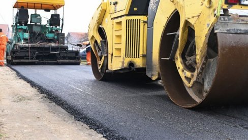 NOVA KANALIZACIJA I ASFALT: Putari sređuju Ulicu 13. oktobar u Rakovici