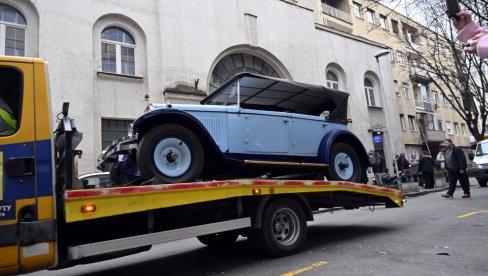 OLDTAJMERI JOŠ POD RUČNOM: Prinudno iseljen iz garaže u Ulici Majke Jevrosime, Muzej automobila i dalje bez svog prostora