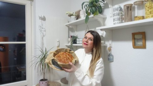 SRPSKA POGAČA ODUŠEVILA NEMCE: Svečani hleb po receptu iz Banata sada u ponudi jednog restorana u Drezdenu (FOTO)