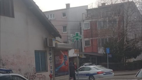 SMEROVI ZBUNJUJU VOZAČE: U palilulskom naselju Borča odnedavno tri nove jednosmerne ulice u blizini pijace SMEROVI ZBUNJUJU VOZAČE: U palilulskom naselju Borča odnedavno tri nove jednosmerne ulice u blizini pijace