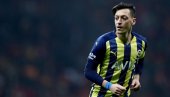 NE BISTE GA PREPOZNALI: Vidite šta je Mesut Ozil uradio od sebe (FOTO)