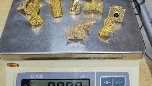 ULOV POLICIJE I CARINE NA GRADINI: Pola kilograma zlata prekrili garderobom
