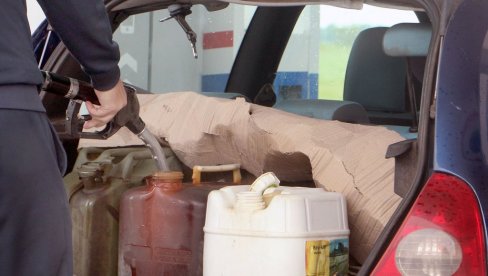 ЕВРОДИЗЕЛ И ДО 3.30 КМ: Цене на пумпама у Српској из дана у дан расту