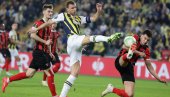 EDIN DŽEKO SE VRAĆA U ITALIJU: Iskusni napadač će igrati za ovaj klub u Seriji A EDIN DŽEKO SE VRAĆA U ITALIJU: Iskusni napadač će igrati za ovaj klub u Seriji A